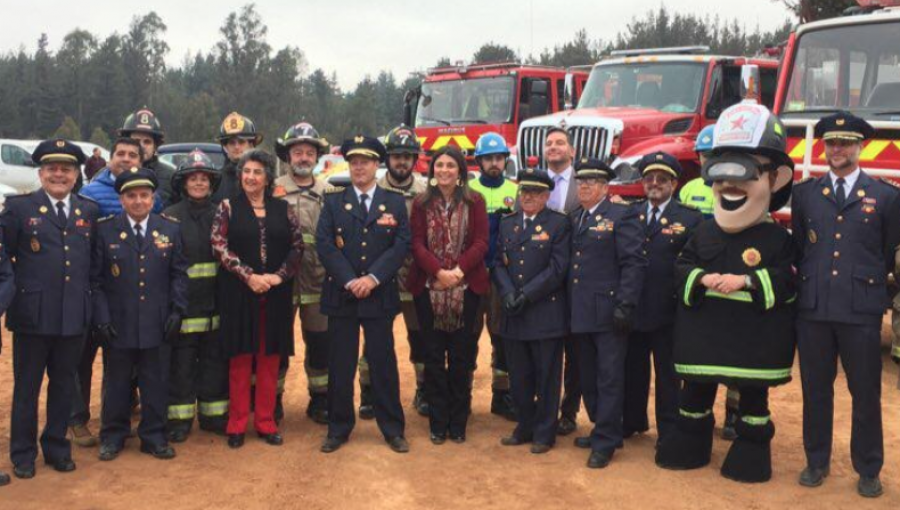 Bienes Nacionales entregó terreno fiscal a Bomberos de Viña para que construya su Centro de Entrenamiento y Academia