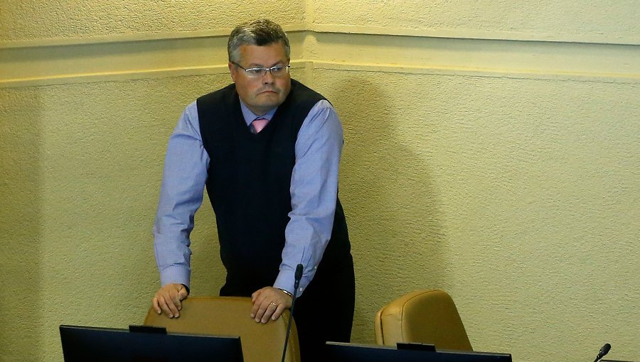 Diputado UDI fue víctima de 'encerrona' en Cerro Navia: le robaron auto fiscal