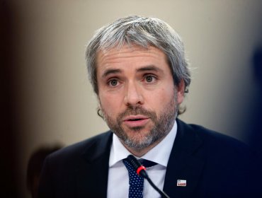 Ministro Blumel pidió a la oposición "leerse los proyectos" antes de criticar reforma a la salud