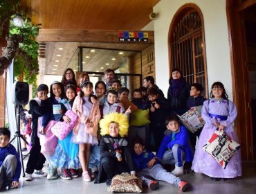 Bibliometro celebró el Día del Libro con alumnos de la escuela Brasilia de Limache