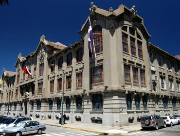 Alumno de Derecho de la PUCV acusa "arbitrariedad" y "discriminación" de la Federación Estudiantil