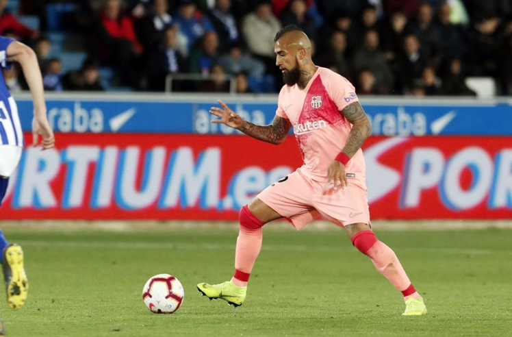 Medios españoles elogiaron el gran juego de Arturo Vidal frente al Alavés