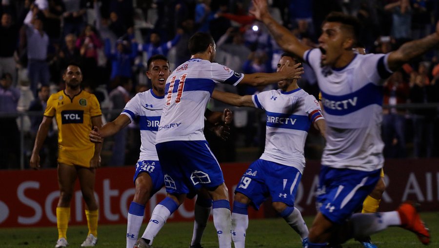 Universidad Católica y Palestino salen a "jugarse la vida" en Copa Libertadores