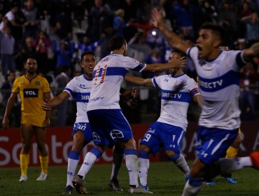 Universidad Católica y Palestino salen a "jugarse la vida" en Copa Libertadores