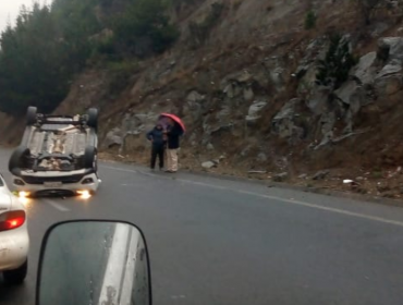 Volcamiento de vehículo menor en variante Agua Santa genera alta congestión en Viña del Mar