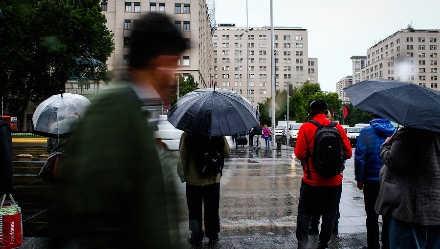 Decretan Alerta Temprana Preventiva para 11 comunas de la región Metropolitana por lluvias