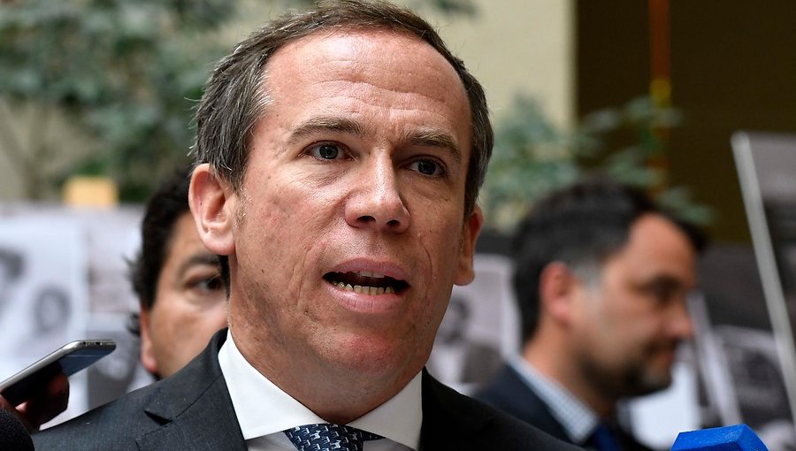 Diputado Alessandri acusa intención de dañar políticamente a Chadwick por filtración de mensajes