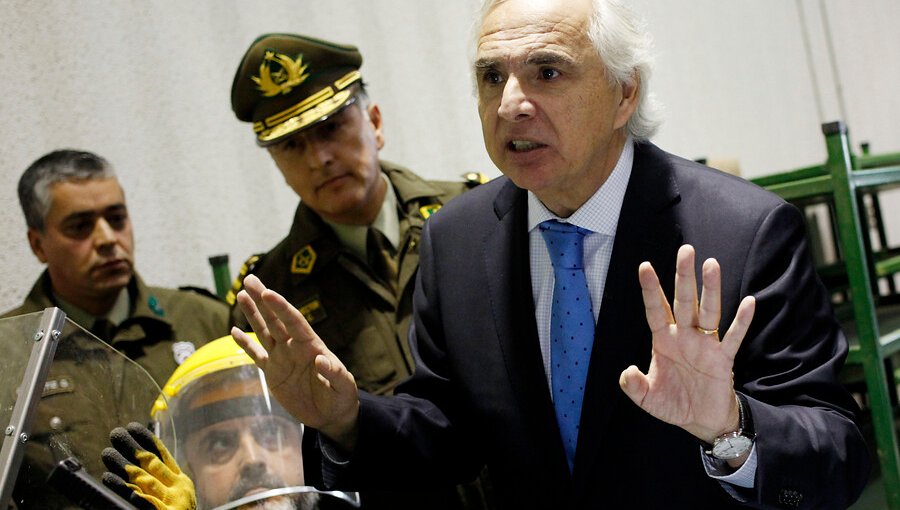 Chadwick y mensajes donde pedía apoyo al fiscal Arias: "Es una conversación normal, de amistad"