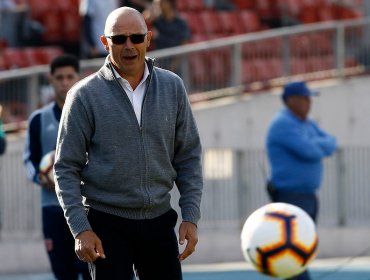 Alfredo Arias cambiaría el esquema para el duelo entre Universidad de Chile y Everton