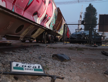 Conductor de taxi colectivo falleció tras ser impactado por un tren de carga en Maipú