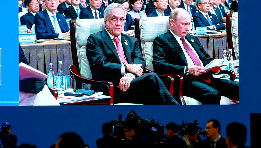 Presidentes Piñera y Putin coinciden en foro chino y conversan sobre cumbres APEC y COP25