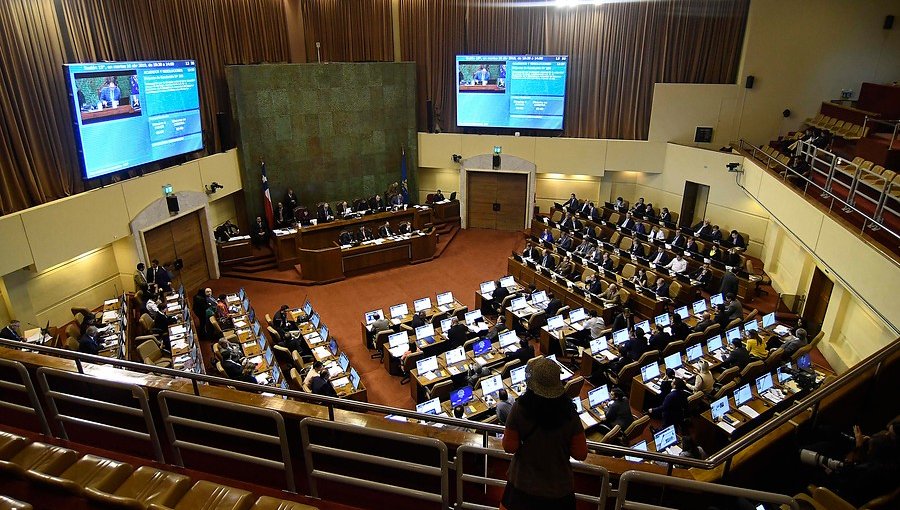 Comisión aprobó cambiar el nombre a "Cámara de Diputados y Diputadas"