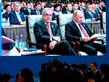 Presidentes Piñera y Putin coinciden en foro chino y conversan sobre cumbres APEC y COP25