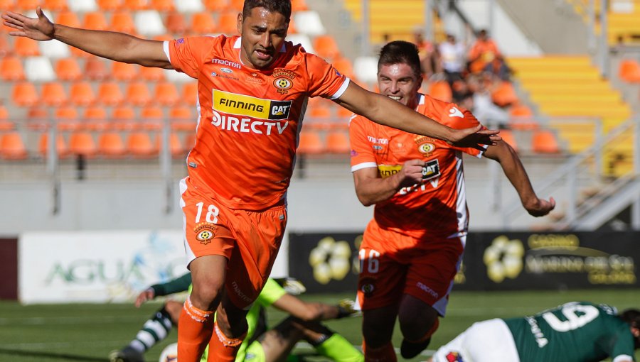 Cobreloa aplastó a Wanderers y escaló a la cima de la Primera B