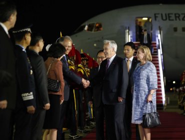 Piñera arribó a Corea del Sur: Tendría reuniones con encargados del puente Chacao