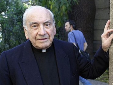 Denunciante de Renato Poblete relató que el sacerdote la obligó a abortar tres veces