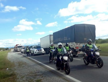 Carabineros retuvo a cinco camiones que trasladaban mercurio desde Argentina