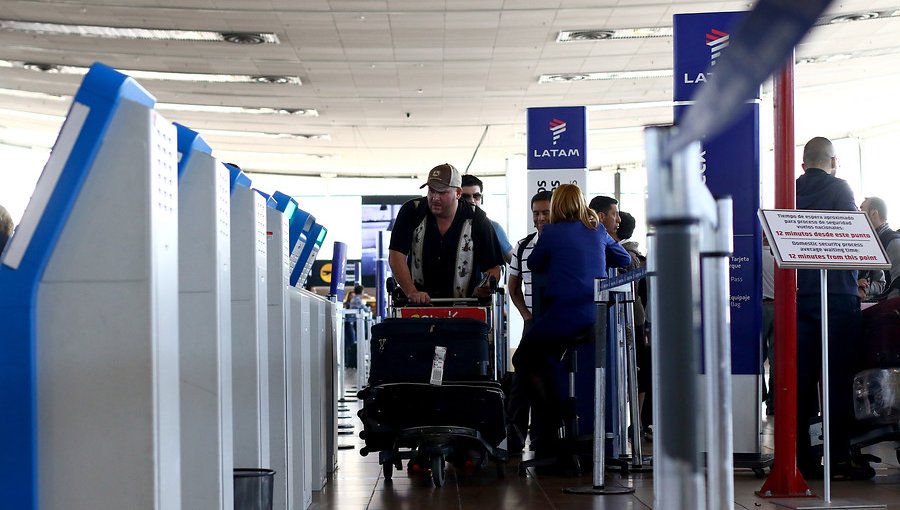 Tres aerolíneas suspendieron vuelos programados para este martes desde y hacia Argentina