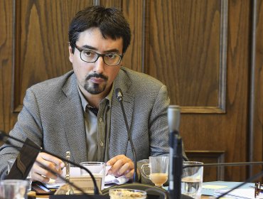 Senador Latorre pide investigar presunto "conflicto de interés" del Intendente de Valparaíso Jorge Martínez