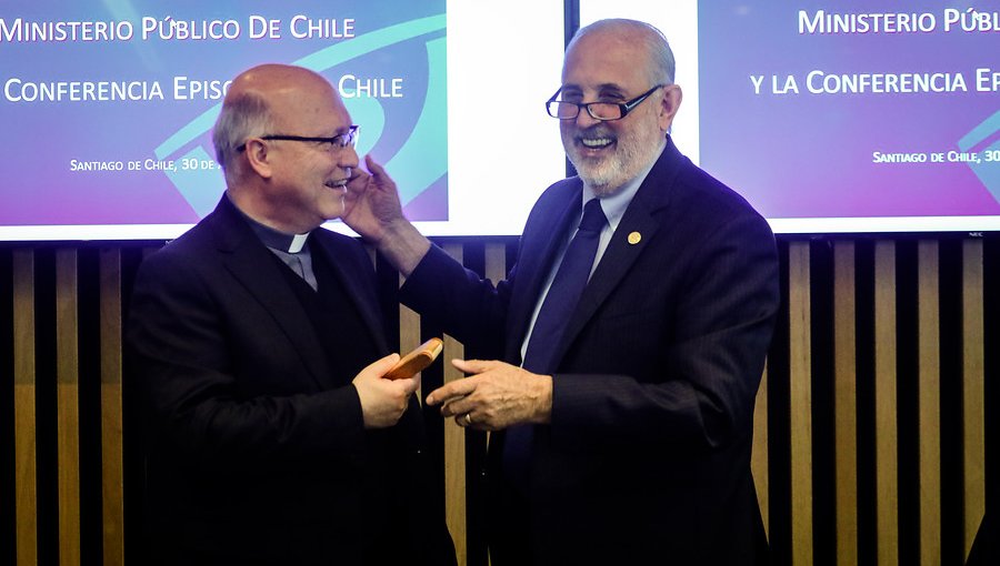 Fiscalía firmó convenio de colaboración con la Conferencia Episcopal por investigaciones penales