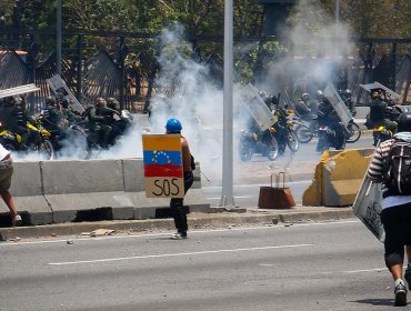 Michelle Bachelet llama a "renunciar al uso de la violencia" en Venezuela