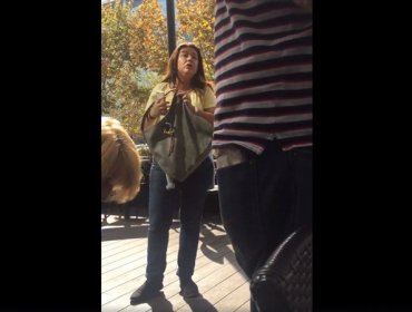 "Rascas, cara de indios": Denuncian episodio de discriminación en cafetería de mall de Providencia