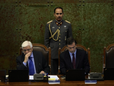 Congreso estudia eliminar a los edecanes de las Cámaras: tradición data de 1823