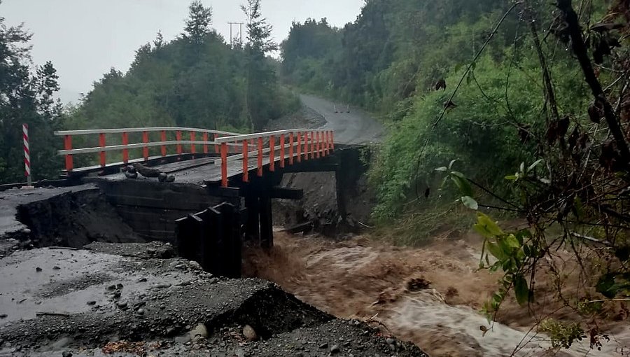 Realizan trabajos para reponer conectividad en rutas de la región de Los Lagos