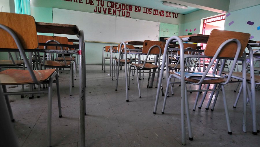 Presentan proyecto de ley para que profesores jubilen sin perder beneficio de retiro voluntario