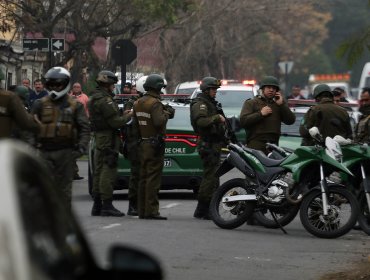 Cuatro delincuentes se enfrentaron a tiros con carabineros tras persecución en la capital