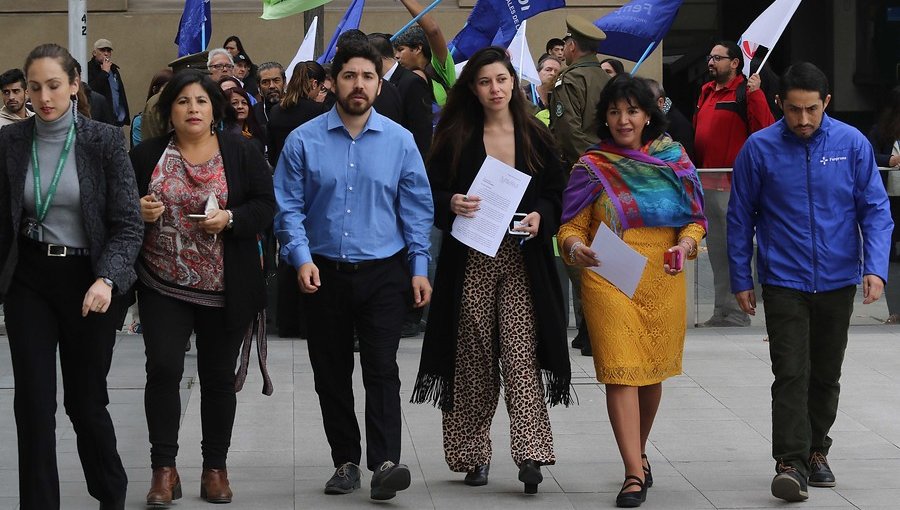 Parlamentarios pidieron al Gobierno la salida de subsecretario Luis Castillo