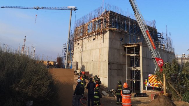 Policontuso terminó el operador de una grúa que se desplomó en construcción de Concón