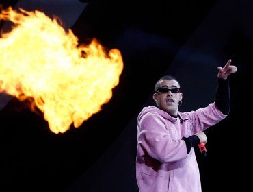 Llenan de críticas a Bad Bunny por conejos teñidos en videoclip