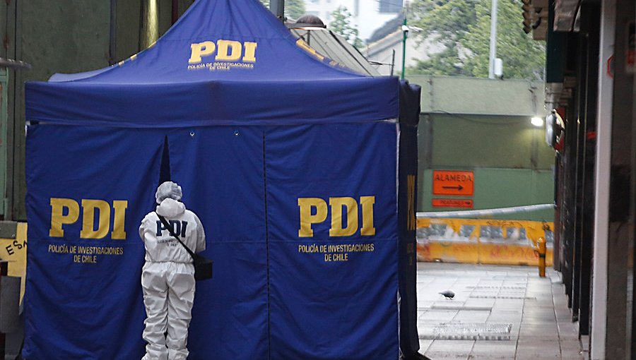 Investigan hallazgo de cadáver de mujer maniatado y quemado en una maleta en Providencia