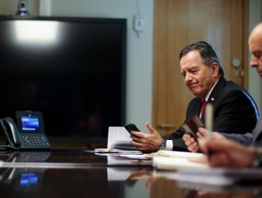 Canciller Ampuero sostuvo que es necesario incrementar presión política sobre Maduro