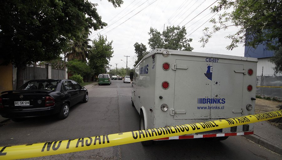 Detienen a falsos vigilantes de Brinks que retiraron $232 millones de 7 locales comerciales