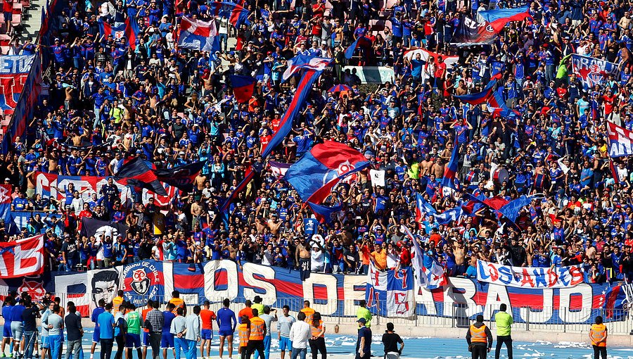 Los de Abajo entregaron total apoyo a Herrera: "Puede aún transmitir la llama del amor por la U en el plantel"