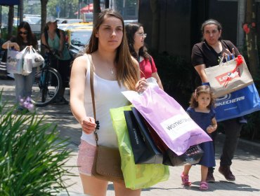 Mujeres pagan hasta un 30% más que los hombres por productos de igual función