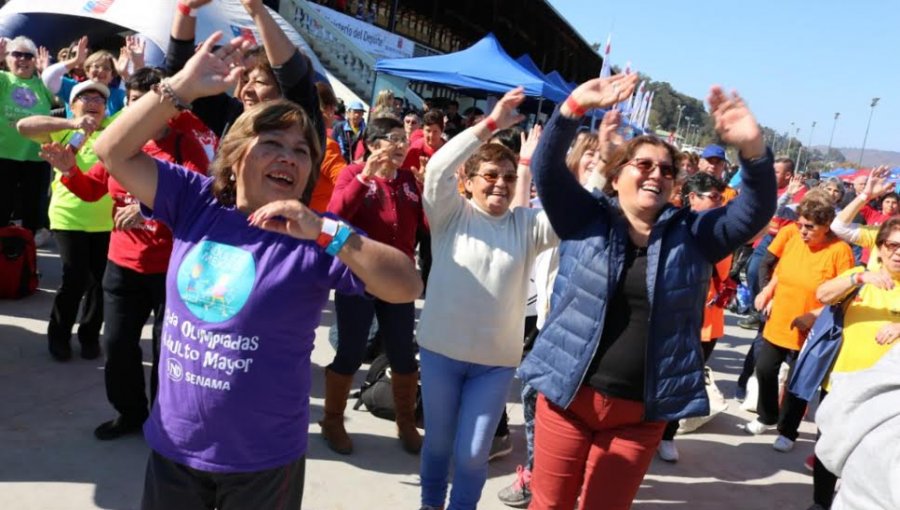 Más de mil adultos mayores participaron en 2ª Jornada de Envejecimiento Positivo en Viña