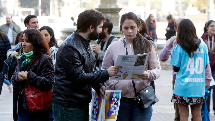 Diputados comunistas y frenteamplistas expusieron detalles del proyecto de jornada laboral de 40 horas