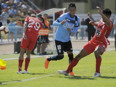 Unión La Calera cayó ante Iquique en el norte y no pudo alcanzar a la UC en la cima