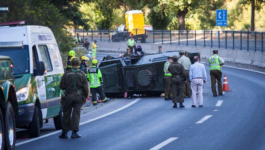 Dos carabineros fueron atropellados en choque múltiple en Temuco