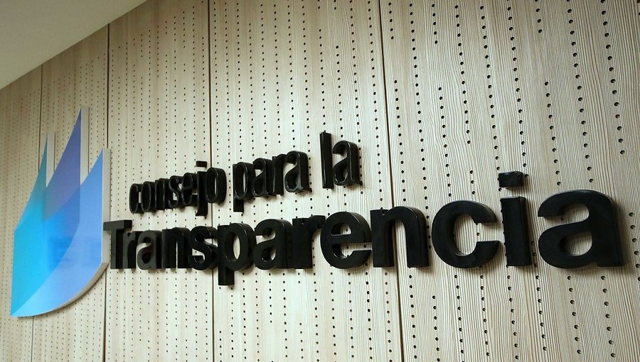 Consejo para la Transparencia indagará si correos del Mineduc vulneran datos personales