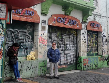 Tradicional bar Cinzano de Valparaíso fue cerrado por 30 días debido a problemas con patente