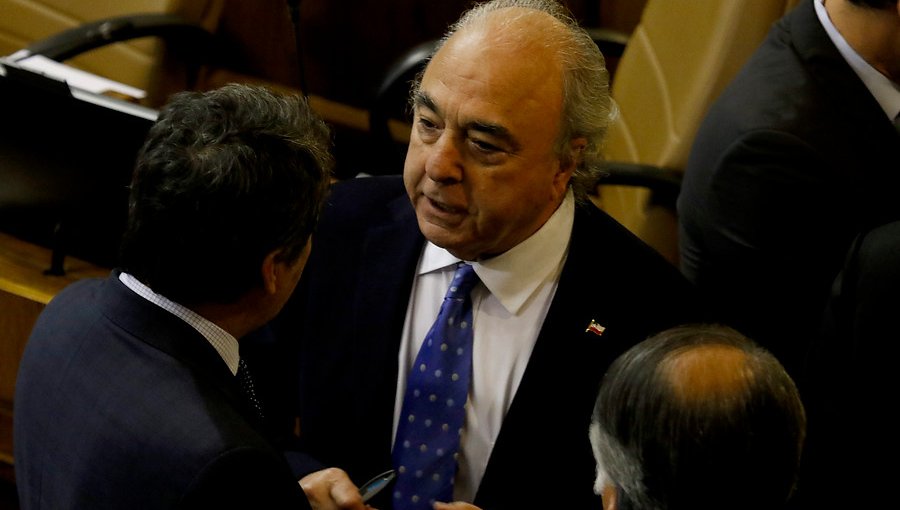 Diputado García agredió a periodista tras altercado con diputadas
