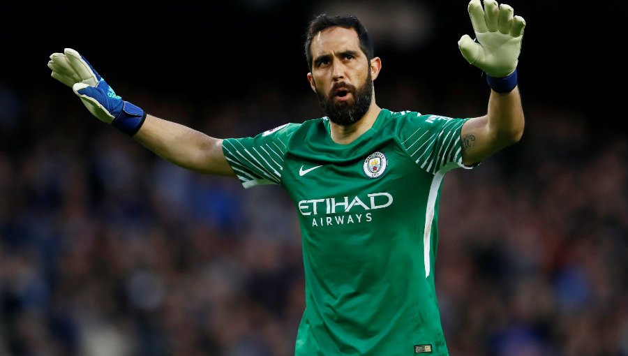 "Disfrutando como cabro chico": Claudio Bravo publicó video de su entrenamiento en el City