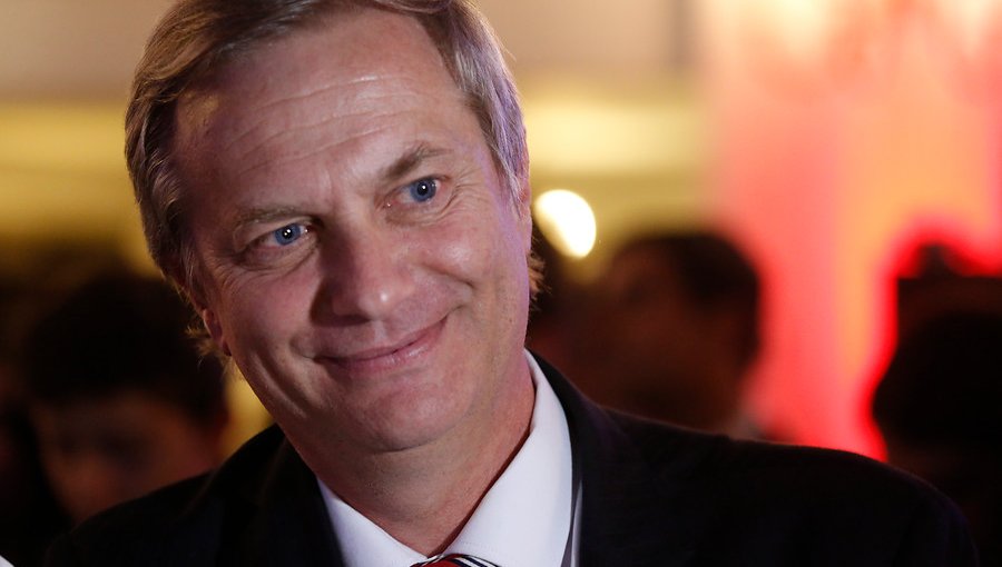 La funa de José Antonio Kast a Beatriz Sánchez por viajar en primera clase