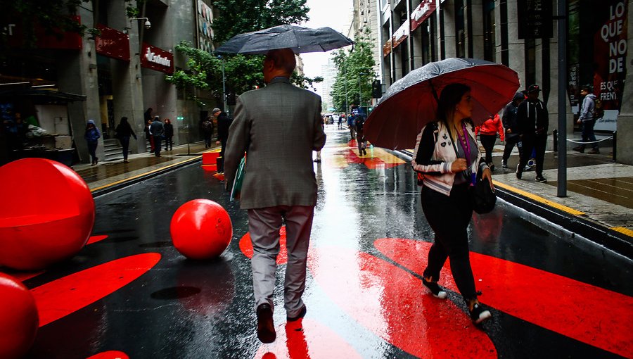 Enel activa plan preventivo por pronóstico de lluvias en la región Metropolitana