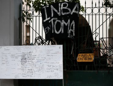 Carabineros desalojó el INBA y entregó nombres de alumnos involucrados a la fiscalía