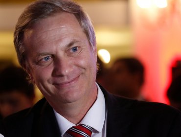 La funa de José Antonio Kast a Beatriz Sánchez por viajar en primera clase